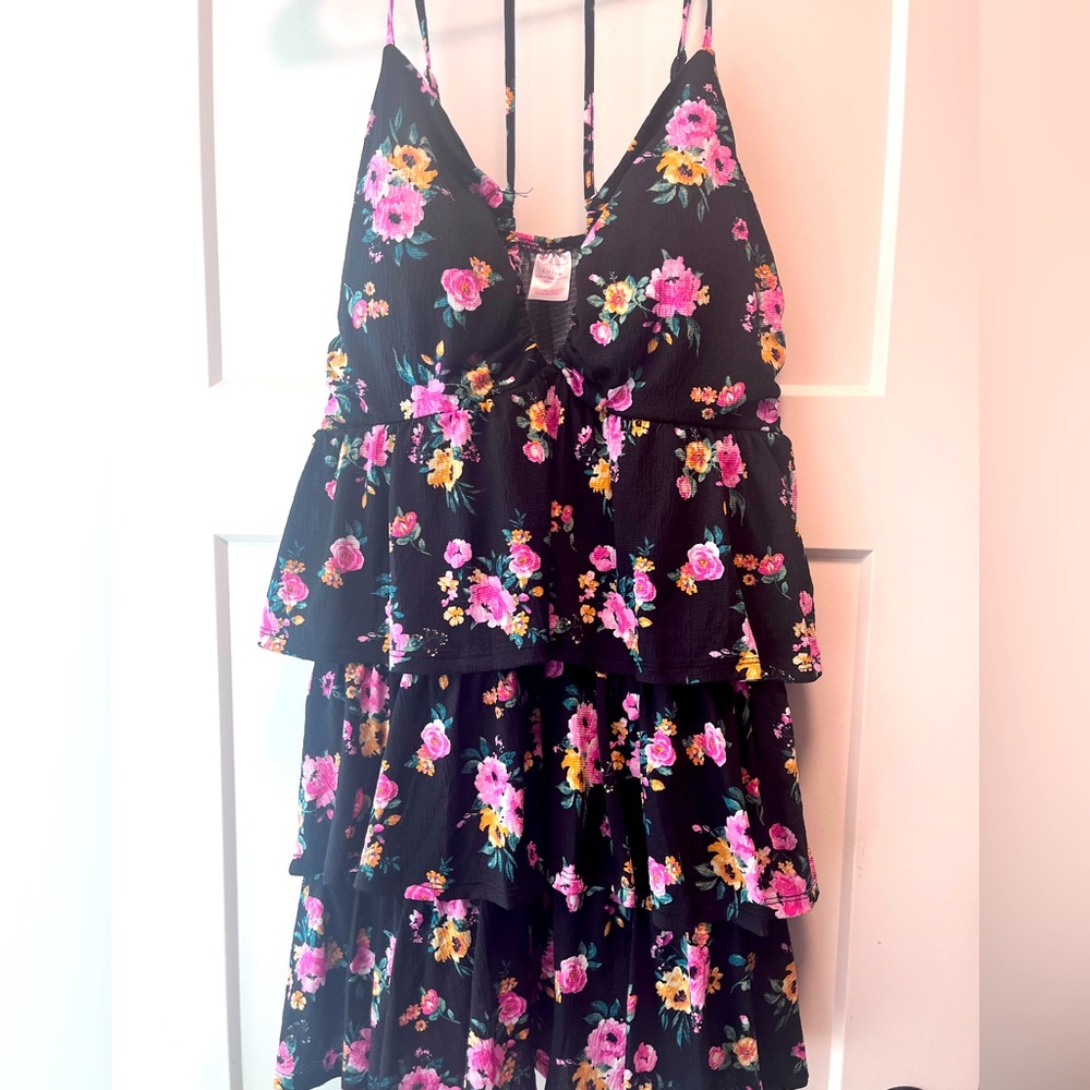 NWT floral tiered ruffled dress